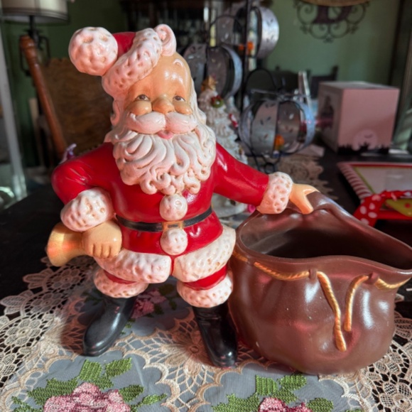 Vintage ceramic Santa figurine planter - Picture 2 of 8